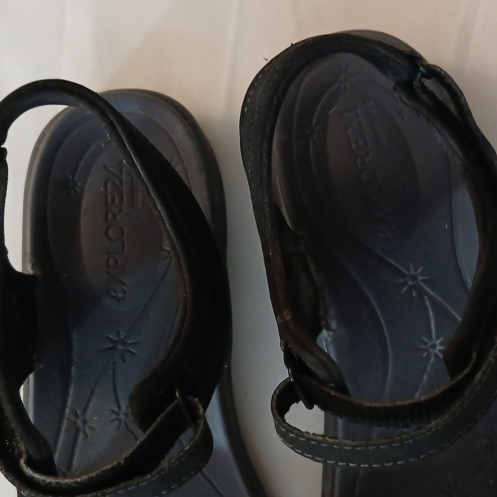 Easy Spirit Black Sandals 7.5 - Picture 5 of 5